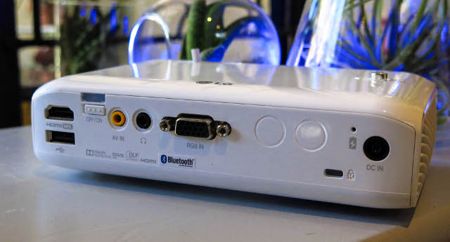 Review: LG PH550 Minibeam Projector